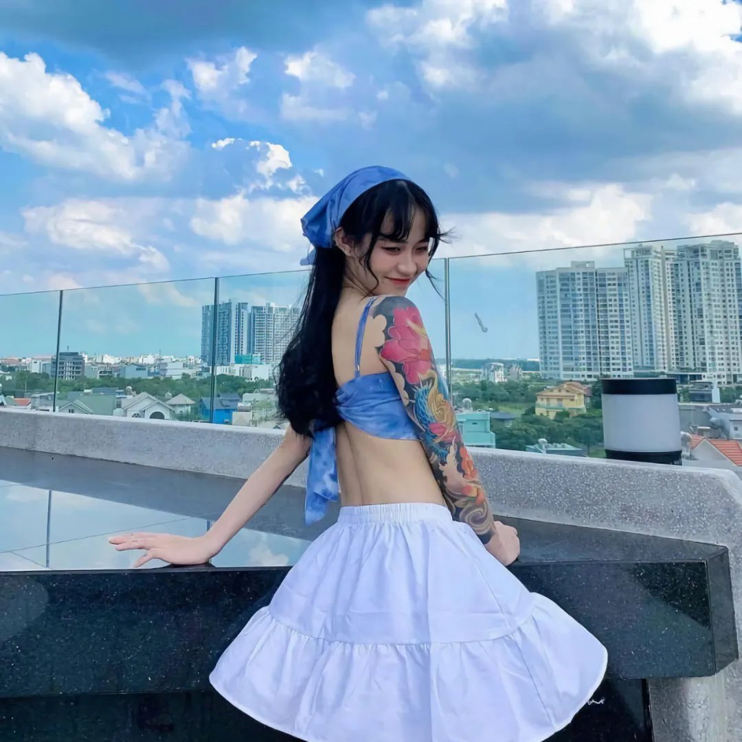 偷偷接吻